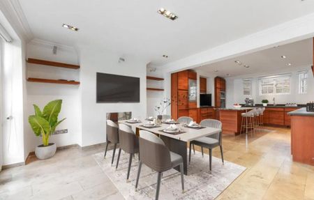 4 bedroom semi-detached house to rent - Photo 4