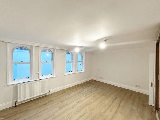 3 bedroom apartment to rent - Photo 1