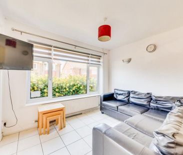 5 bedroom house to rent - Photo 2