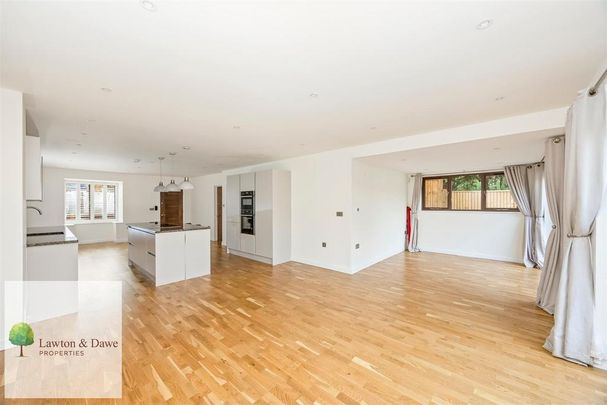 5 bedroom detached house to rent - Photo 1