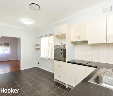 3-Bedroom Home for Rent in South Tamworth - Photo 2