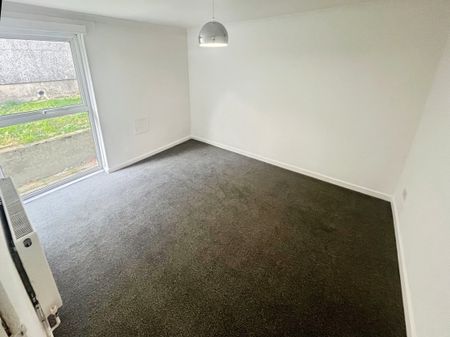 The Links, Trevethin, PONTYPOOL - Photo 5