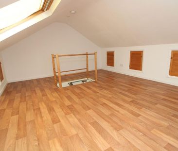 3 bedroom end of terrace house to rent - Photo 1