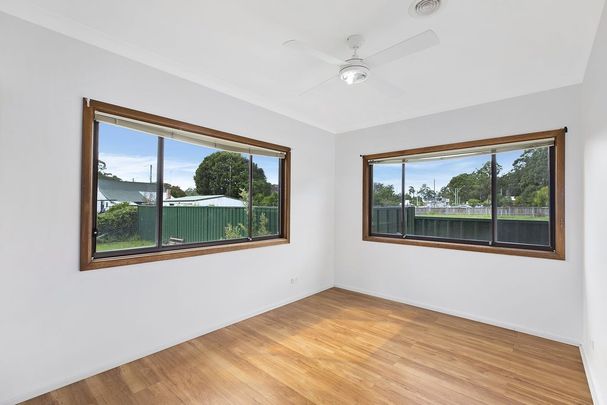 Stunning Country-Style Oversize Family Home - Photo 1