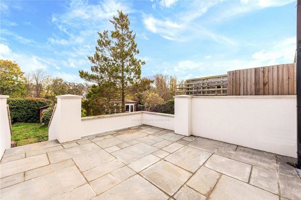 2 bedroom Flat to rent in Holders Hill Road, Mill Hill, London, NW7 - Photo 1