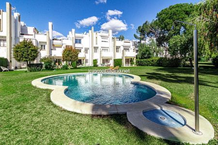 Casa adosada en Marbella, Nueva Andalucia, alquiler - Photo 3