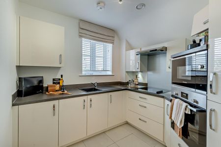 1 bedroom retirement property to rent - Photo 5