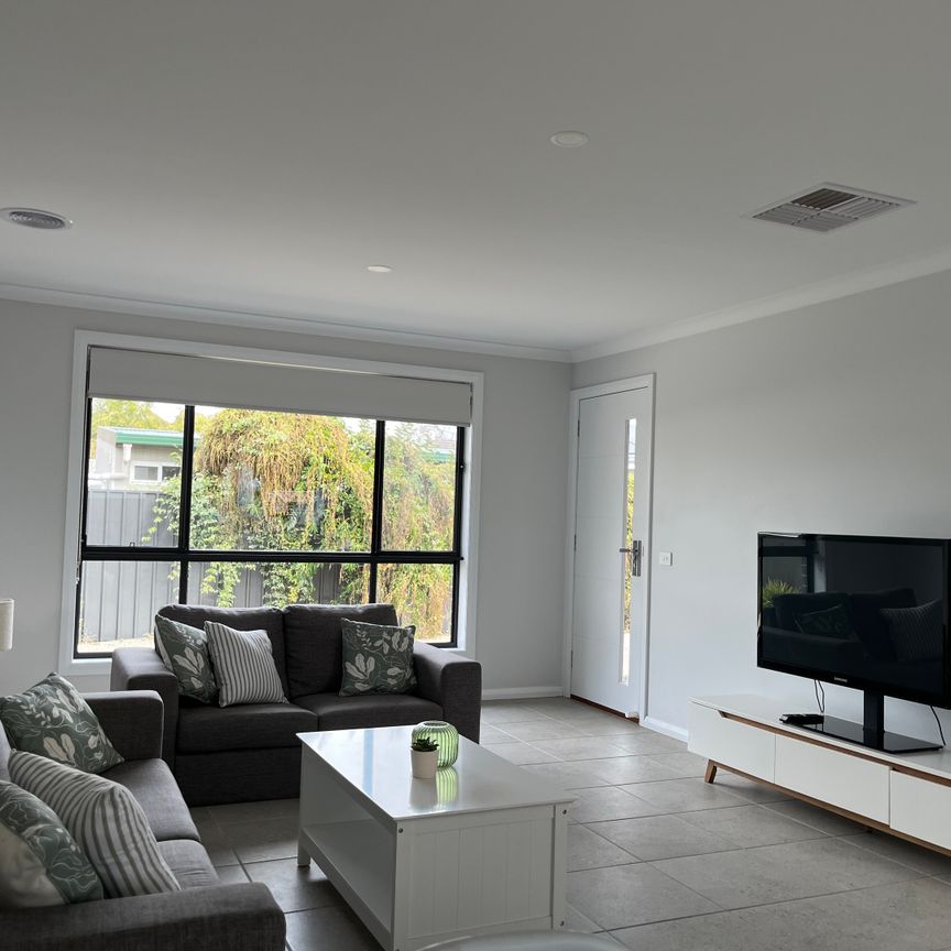 2/718 Keene Street, East Albury NSW 2640 - Apartment For Rent | Domain - Photo 1