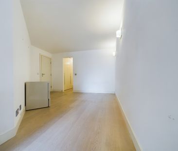 2 bed to rent in Chart House, London, E14 - Photo 1