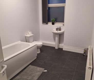 4 bedroom house of multiple occupation to rent - Photo 4