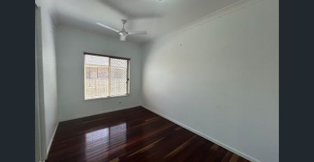 THIS BEAUTIFUL 3 BEDROOM HOME WITH A WRAP AROUND ENTERTAINMENT AREA IS AVAILABLE NOW! - Photo 5