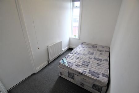 Burley Lodge Terrace, Hyde Park, LS6 1QD, Leeds - Photo 2