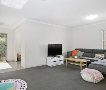 Family Home On The Lake - Photo 2