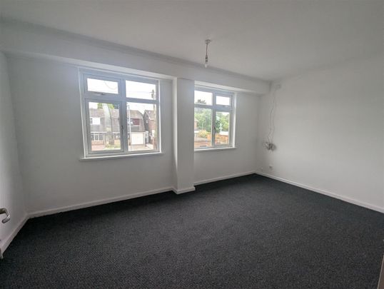 3 Beds - Detached house - - Photo 1