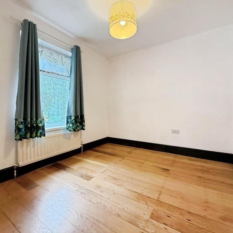 3 bedroom end of terrace house to rent - Photo 1