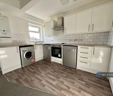 2 bedroom flat to rent - Photo 2