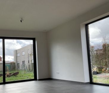 Eengezinswoning te huur in Geluveld voor € 975 met 3 slaapkamers - Photo 1