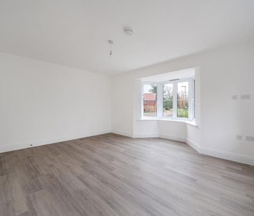 3 bedroom semi-detached house to rent - Photo 2