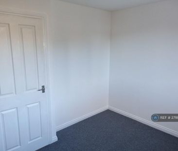 2 bedroom semi-detached house to rent - Photo 2