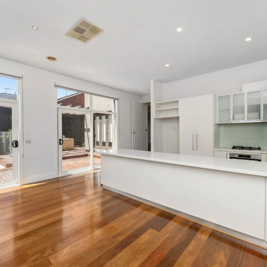 A property with no compromise - Photo 1