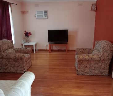 Noble Park - Photo 1