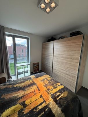 Instapklaar appartement met ruim terras vlakbij het centrum van Diepenbeek. - Photo 1