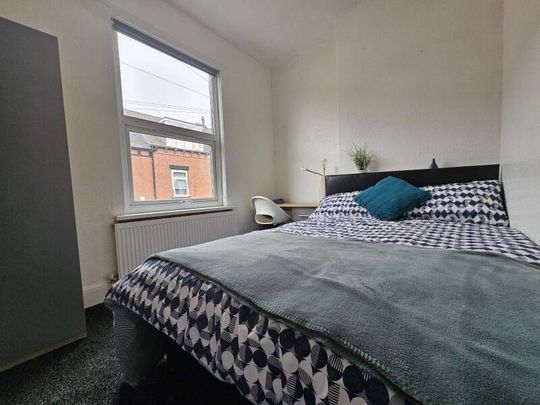 Meadow View, Hyde Park - Photo 1