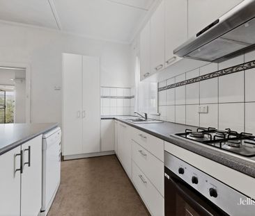 Spacious & Well-Located Street-Front Home - Photo 4