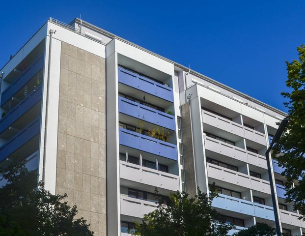 Teilsanierte Wohnung mit zwei Westbalkonen - Foto 1