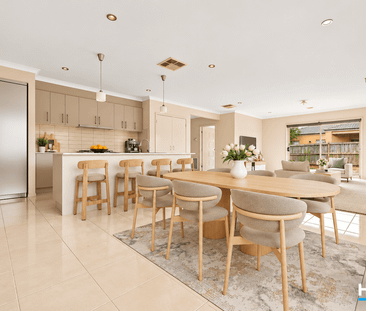 Spacious Family Living in the Heart of Cranbourne East - Photo 4
