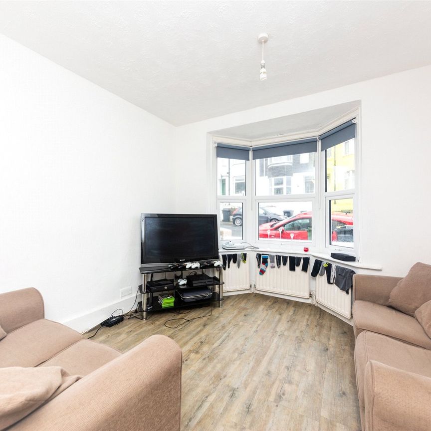 4 bedroom house to rent - Photo 1