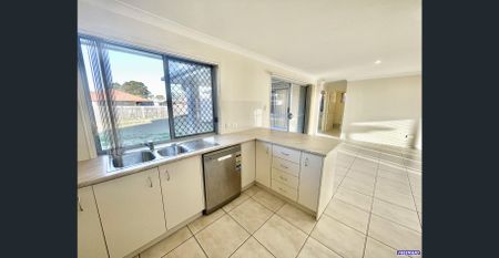 Lovely 4 Bedroom Family Home - Photo 4