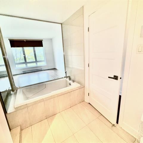 2160 Av. Terry Fox - Photo 1