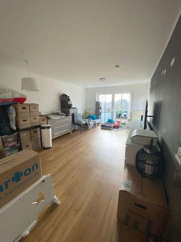 Geräumige 3 ZKB mit Balkon in der Schwedenschanze 65 zu vermieten - Photo 2