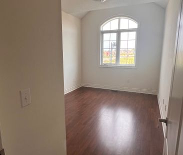 For Lease - 8 Crane Street, Aurora, Ontario - Photo 6