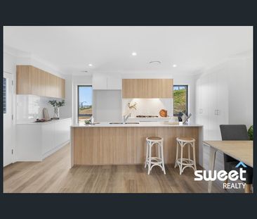 Exceptional New 5 Bedroom Home !! - Photo 5