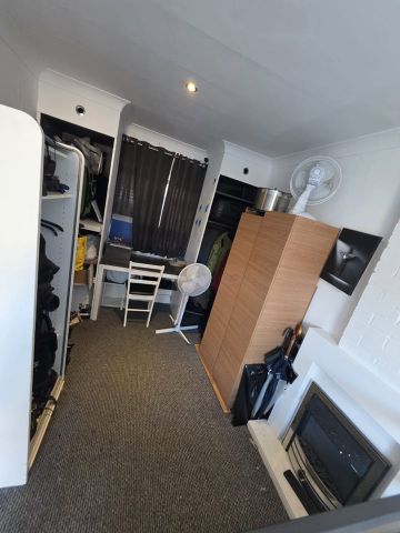 Room in a Shared House, Allhallows Road, E6 - Photo 5