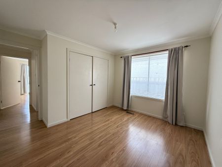 Charming 3-Bedroom Home in Altona Meadow - Photo 3