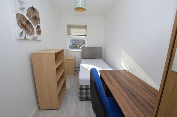 Lenz Close, Colchester, CO1 - Photo 1