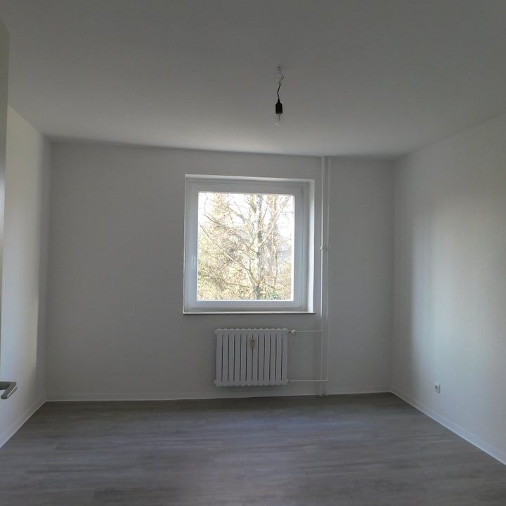 Komplett renovierte Wohnung mit Dusche ! - Foto 1