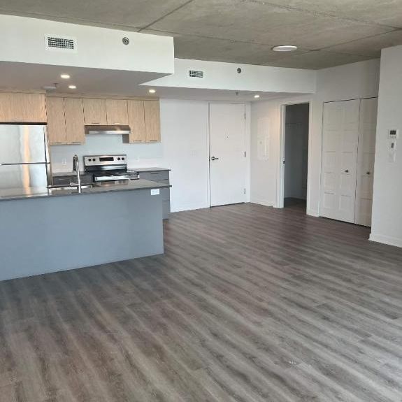 2 CH - 1 SDB - Terrebonne - $2,180 /mo - Photo 1