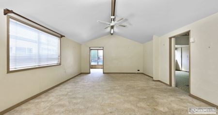 SPACIOUS WELL LOCATED HIGH SET GABLE HOME - 3 BED - STUDY - SUN ROOM - GOOD HEIGHT AND CONCRETE UNDER - - Photo 3