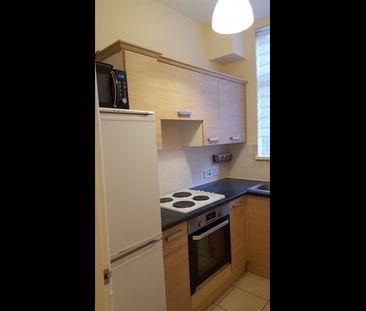 2 Bed Flat, Stanley Road, M16 - Photo 2