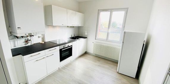 Location Appartement 1 pièce 33m² CHARNAY LES MACON 71850 - Photo 2