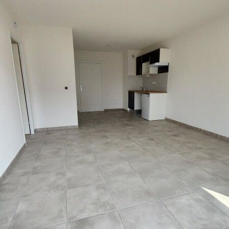 Location Appartement 2 pièces 43m² FONSORBES 31470 - Photo 1
