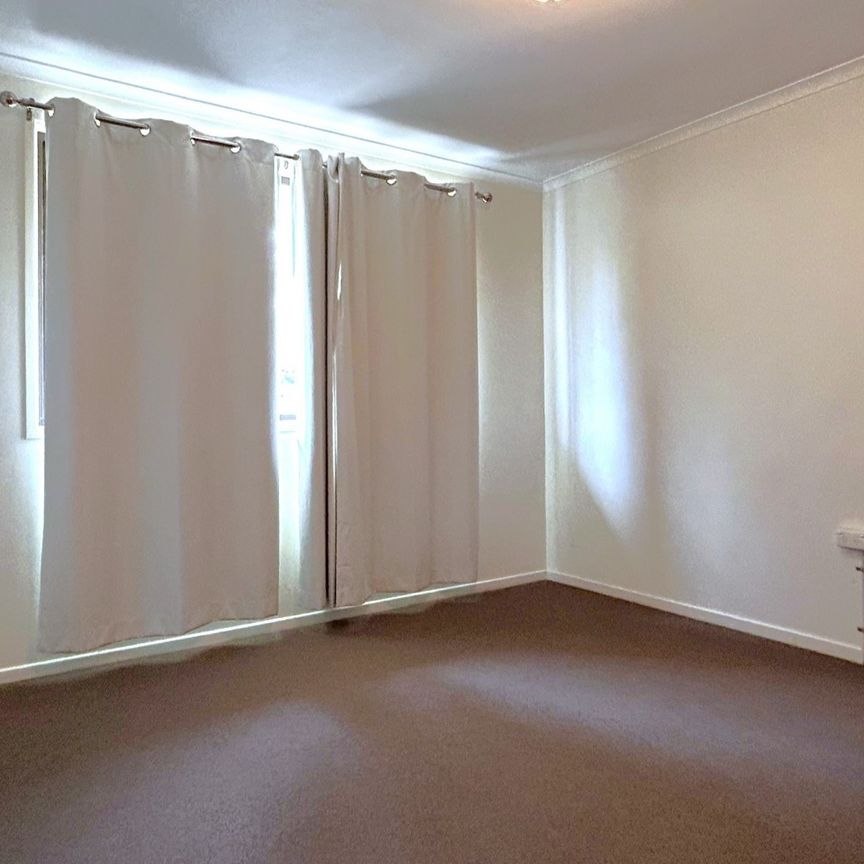 Spacious "City Fringe" Townhouse - Walk to Clifford Gardens - Photo 1