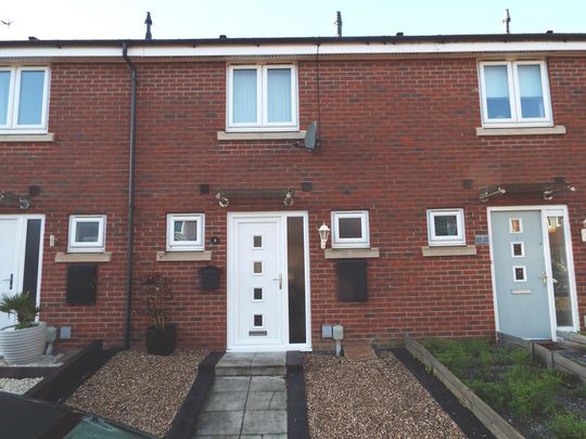 2 bedroom terraced house to rent - Photo 1