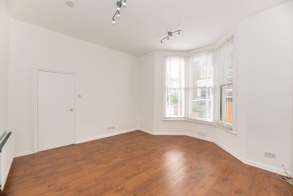 2 Bed Flat, Sudbourne Road, SW2 - Photo 1