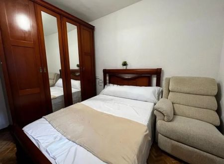 Calle Paredes de Nava, Madrid, Community of Madrid 28017 - Photo 5