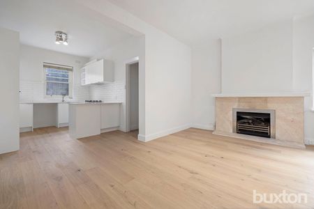 RENOVATED ONE BEDROOM HIDDEN BEAUTY IN HOT SPOT! - Photo 3